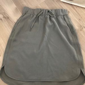 Lululemon gray skirt